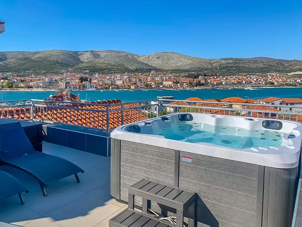 Apartments & Rooms Zaja Τρογκίρ