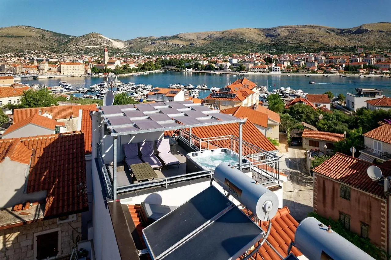 Apartments & Rooms Zaja Τρογκίρ
