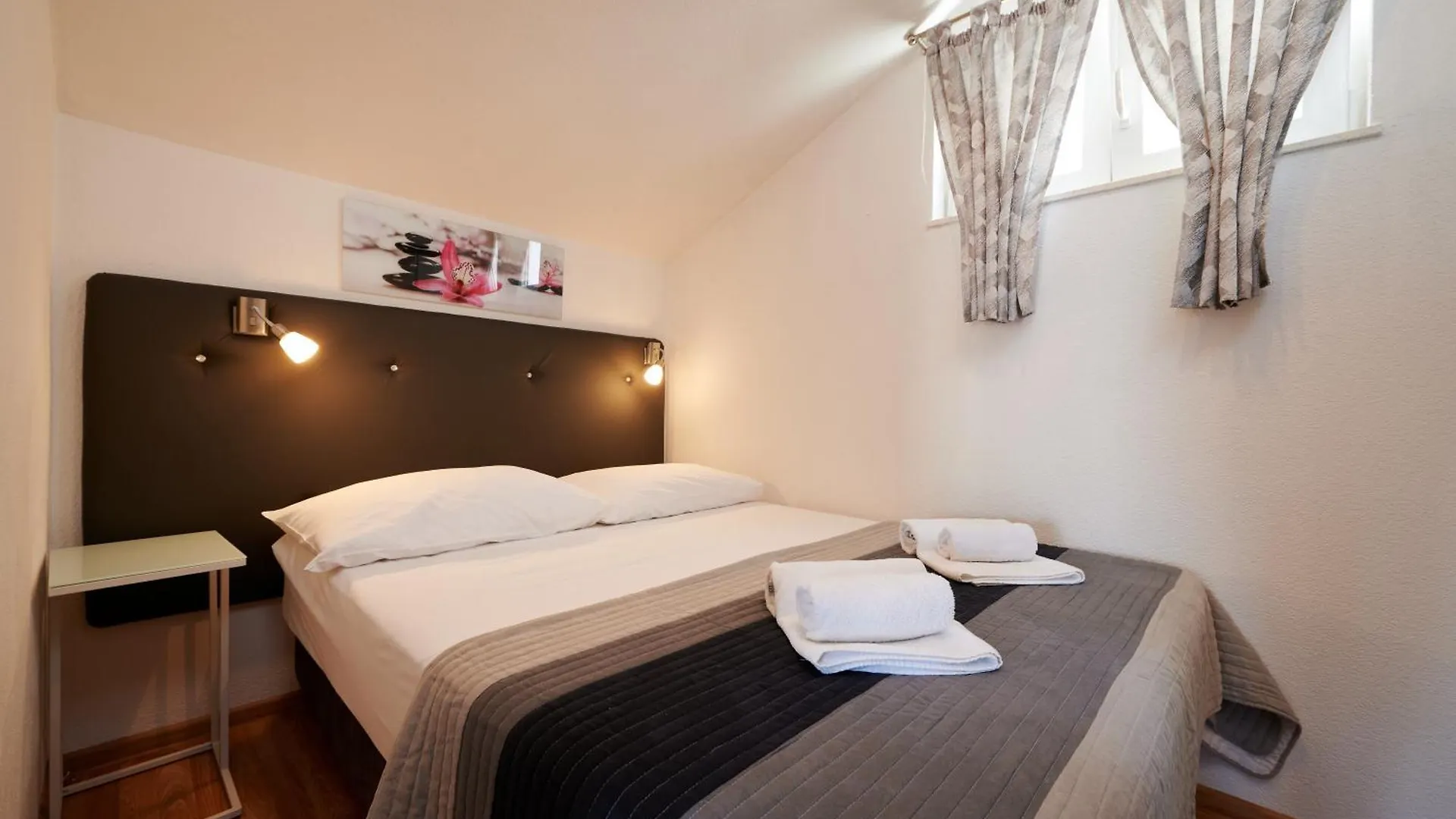 Apartments & Rooms Zaja Τρογκίρ
