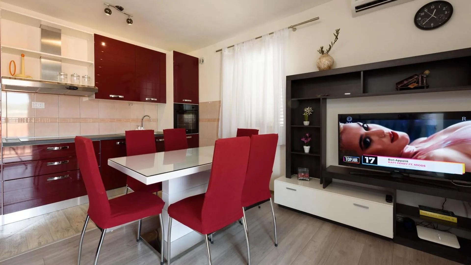 Apartments & Rooms Zaja Τρογκίρ