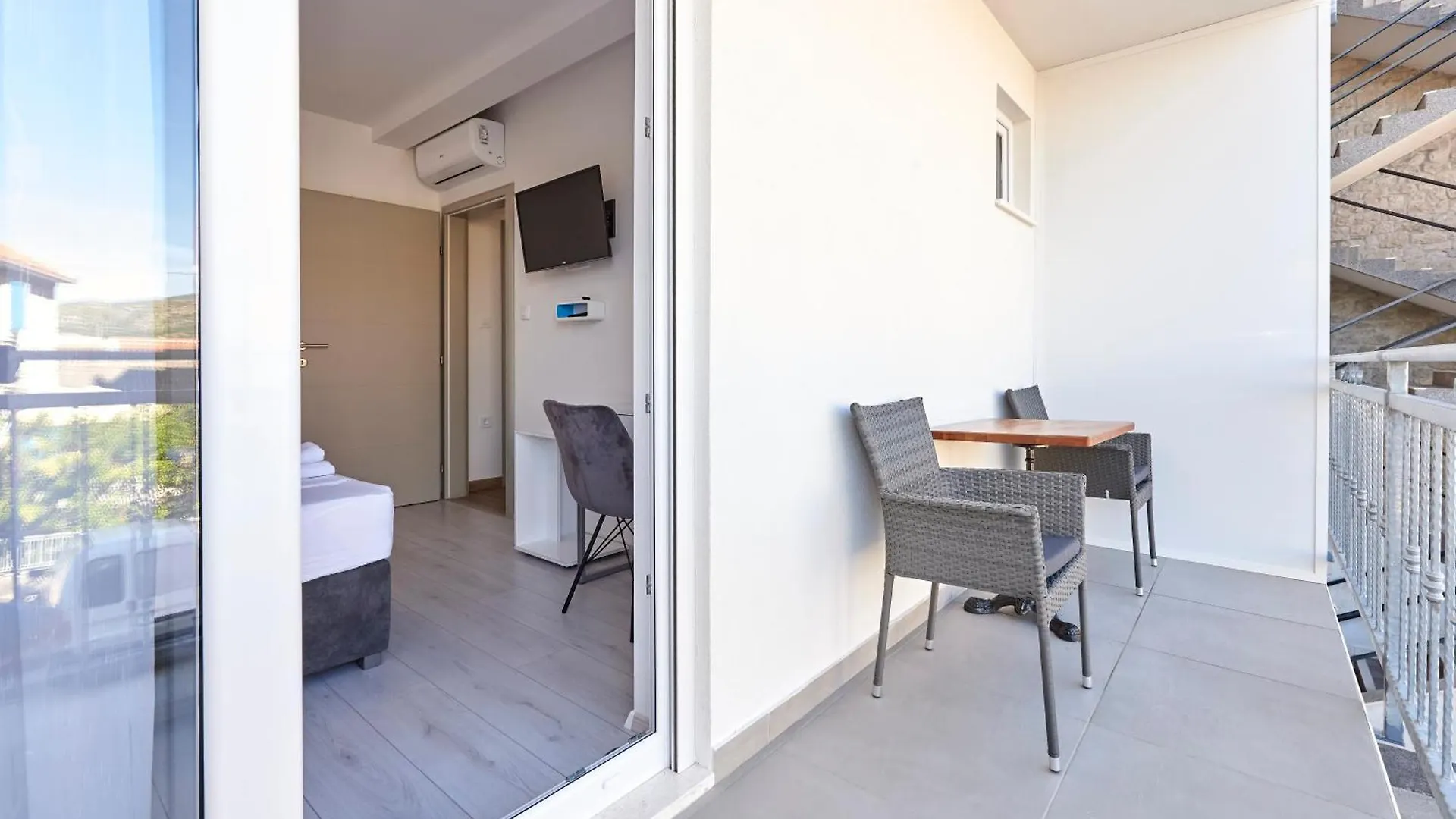 Apartments & Rooms Zaja Τρογκίρ