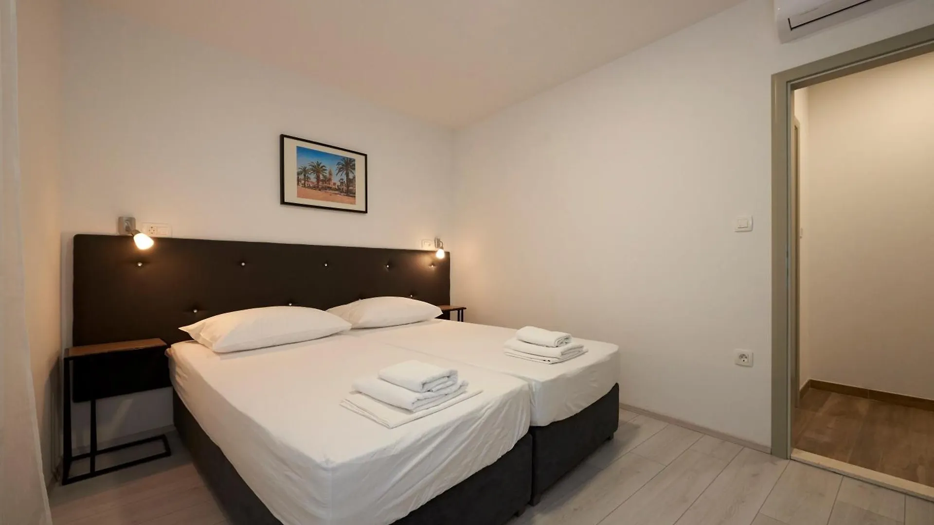 Apartments & Rooms Zaja Τρογκίρ